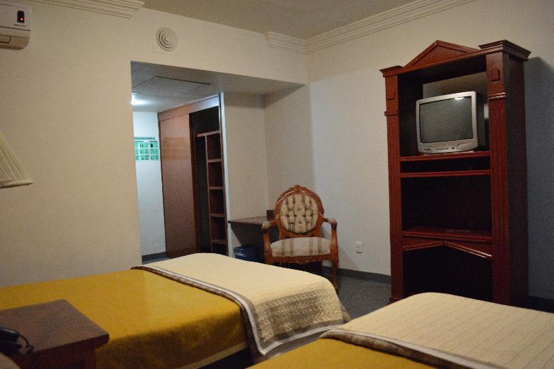 Hotel Las Pergolas Guadalajara Ngoại thất bức ảnh