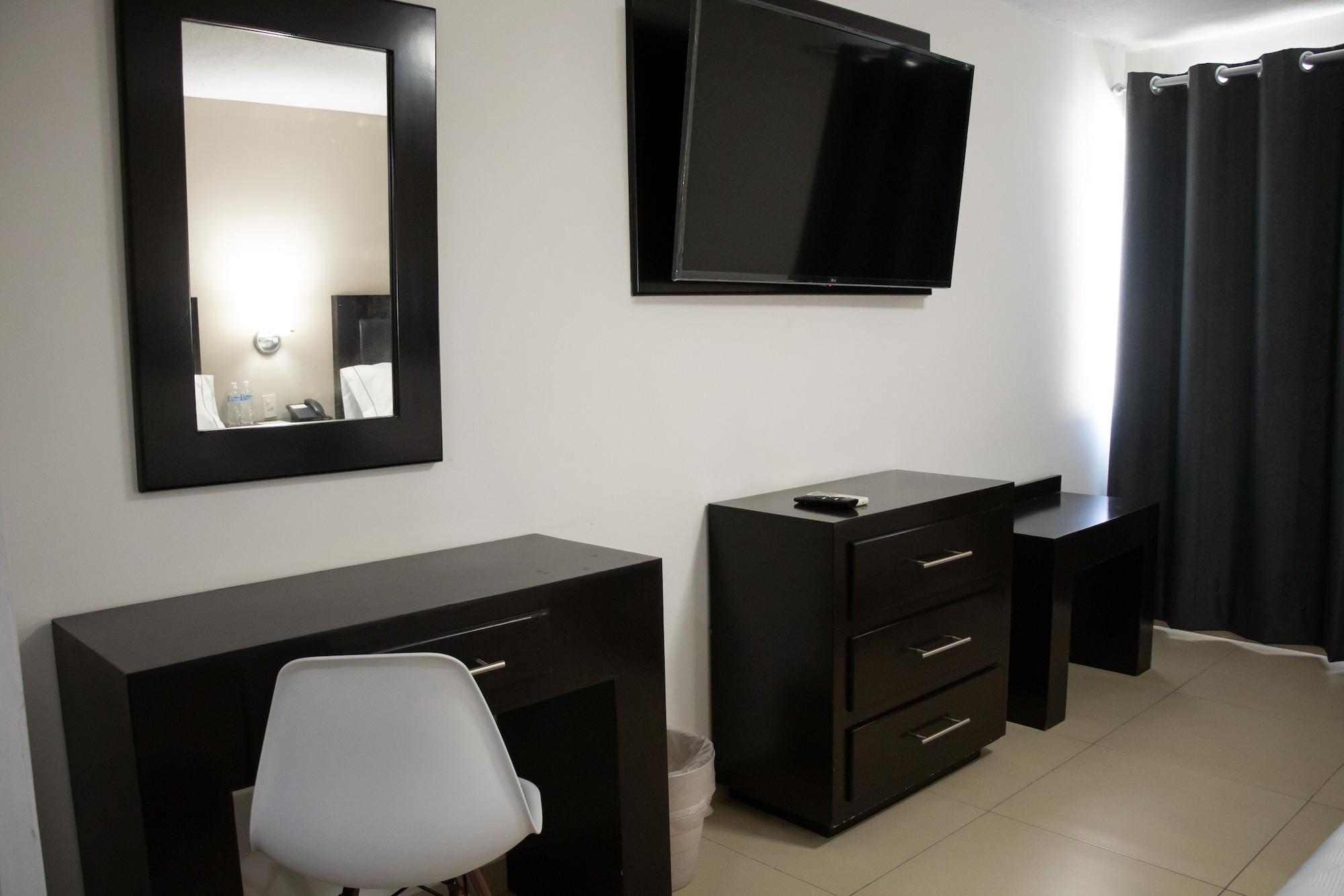 Hotel Las Pergolas Guadalajara Ngoại thất bức ảnh
