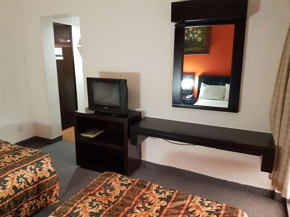 Hotel Las Pergolas Guadalajara Ngoại thất bức ảnh
