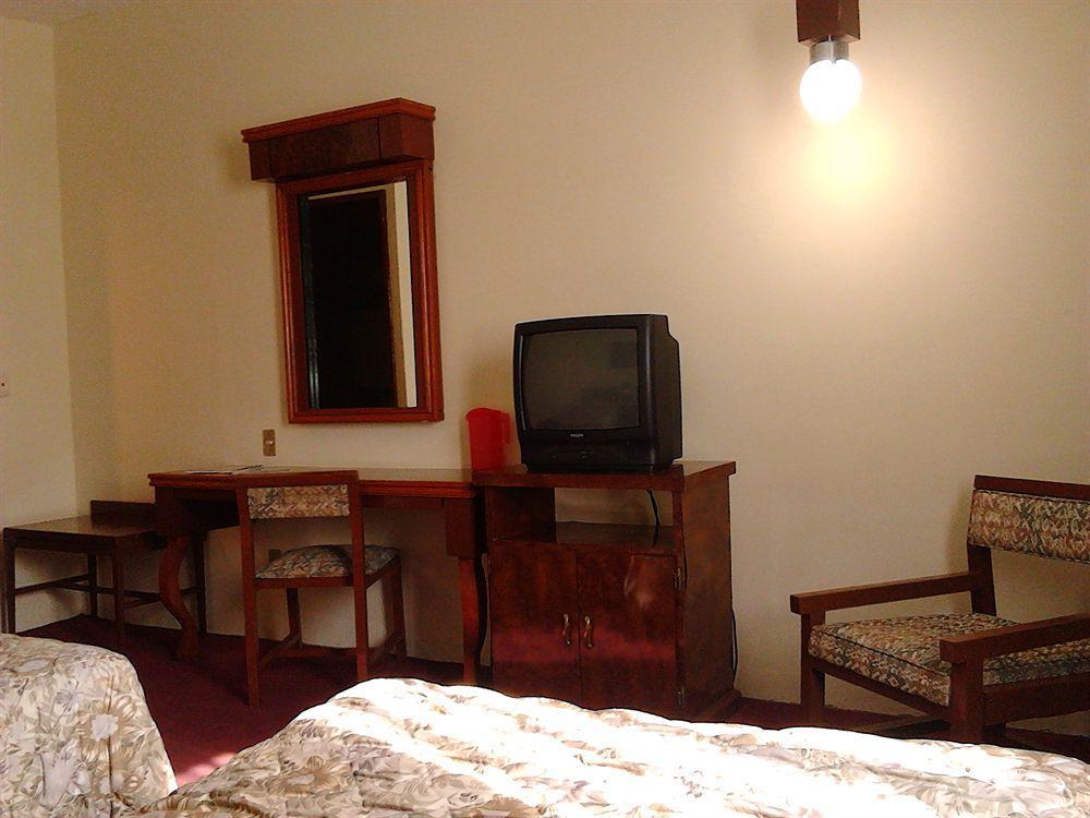 Hotel Las Pergolas Guadalajara Ngoại thất bức ảnh