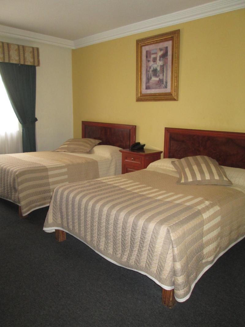 Hotel Las Pergolas Guadalajara Ngoại thất bức ảnh